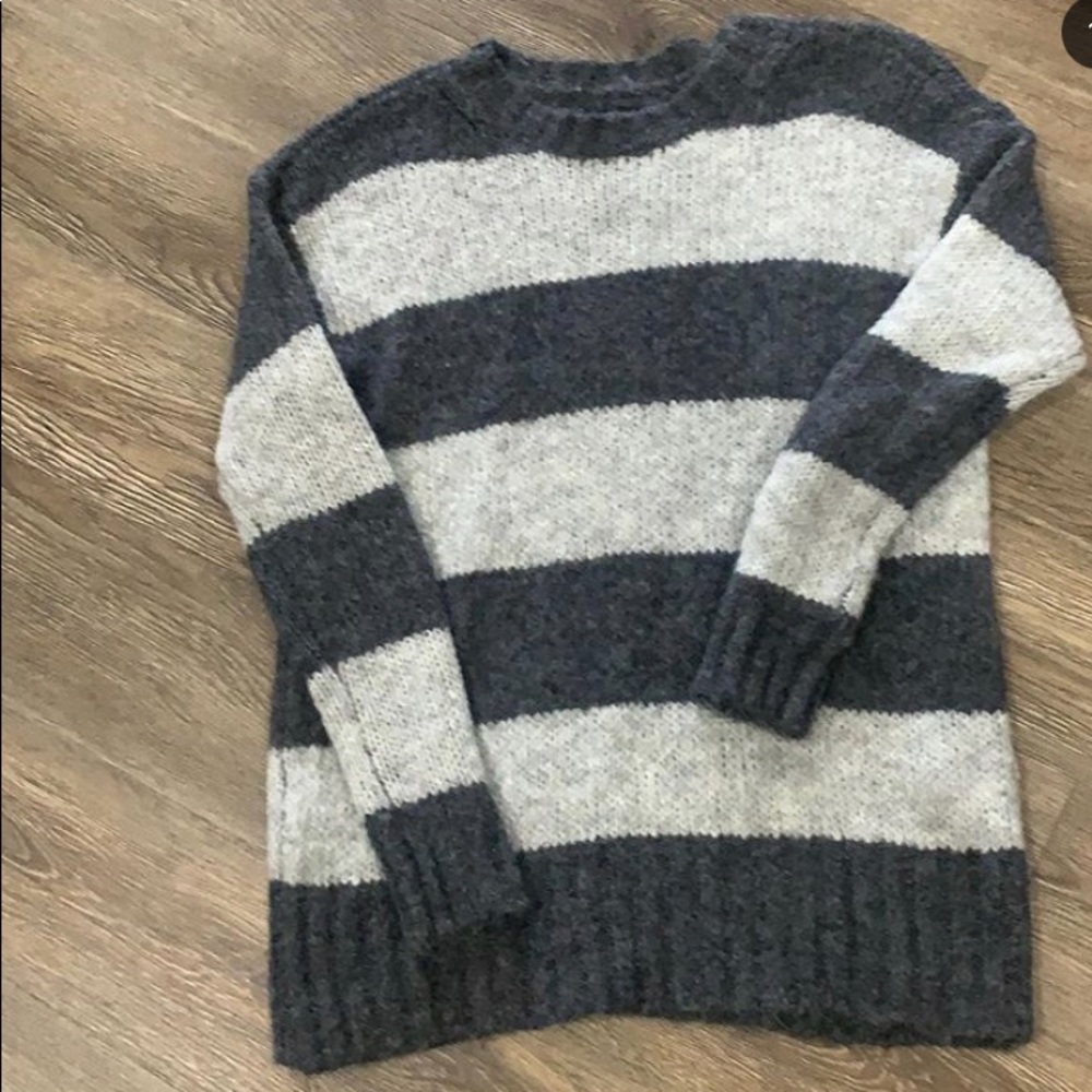 American Eagle sweater jegging fit